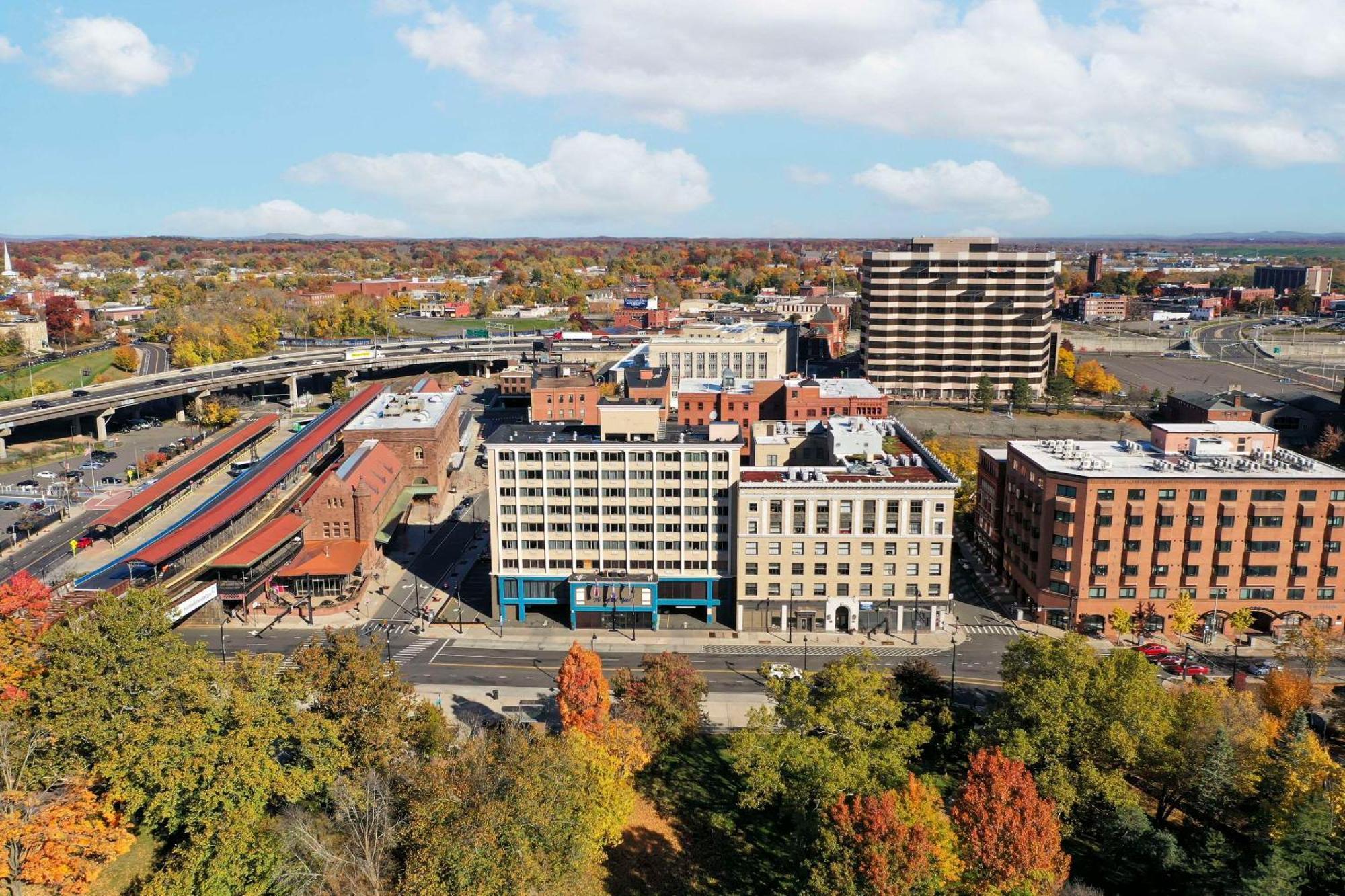 The Capitol Hotel Hartford Exterior foto